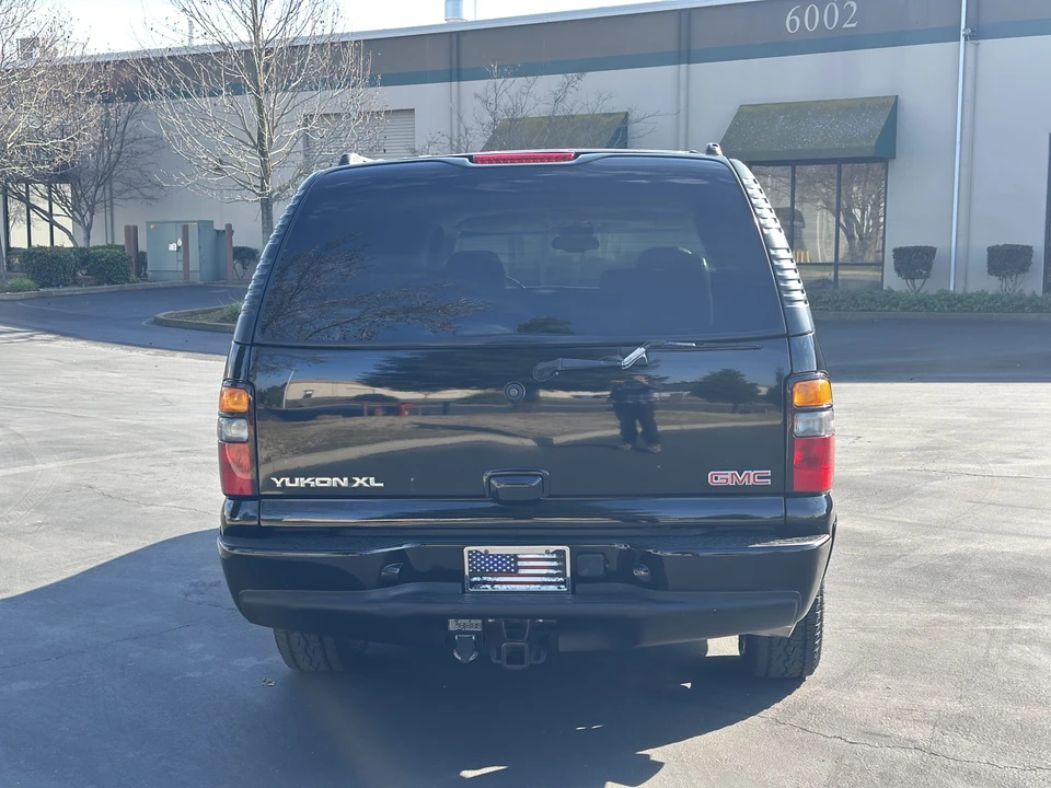2004 GMC Yukon 2nd Gen - Image 18 of 31
