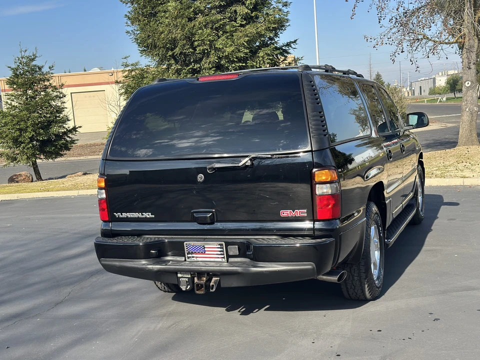 2004 GMC Yukon 2nd Gen - Image 19 of 31