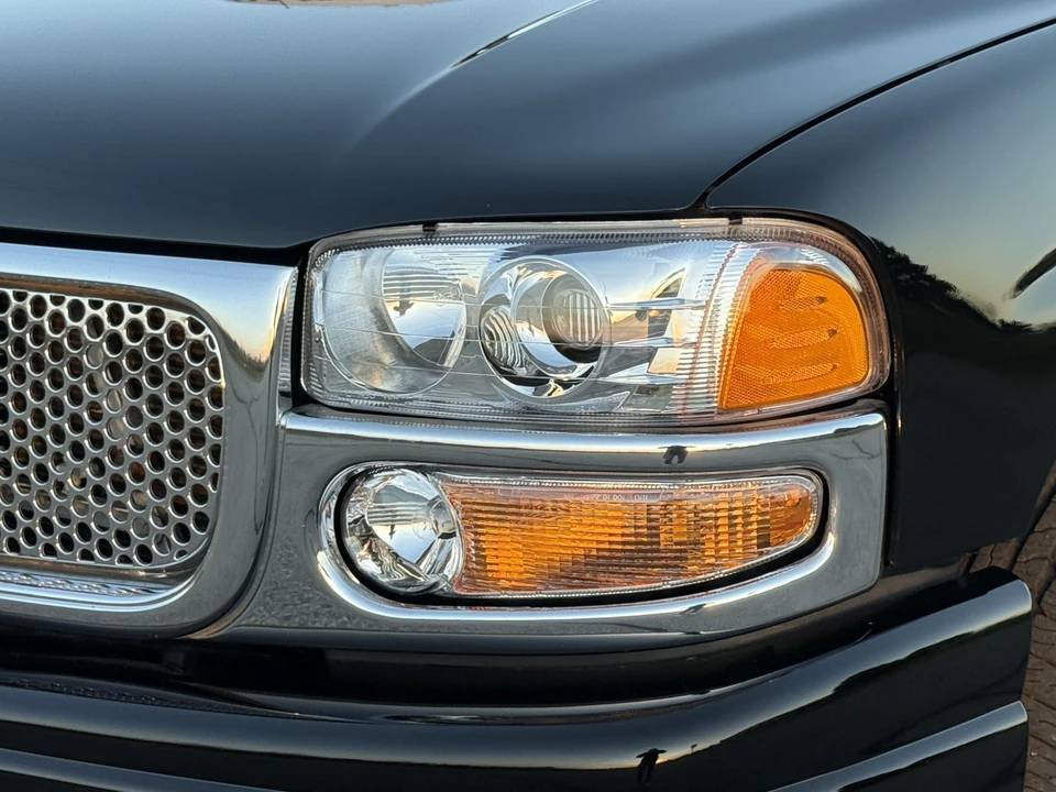 2004 GMC Yukon 2nd Gen - Image 21 of 31