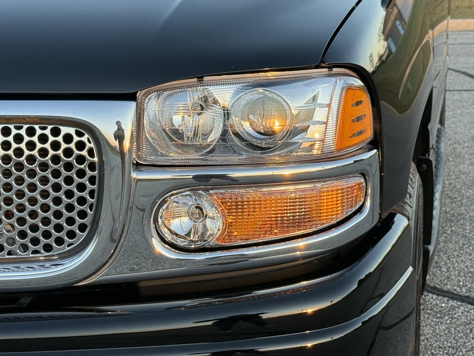 2004 GMC Yukon 2nd Gen - Image 20 of 31