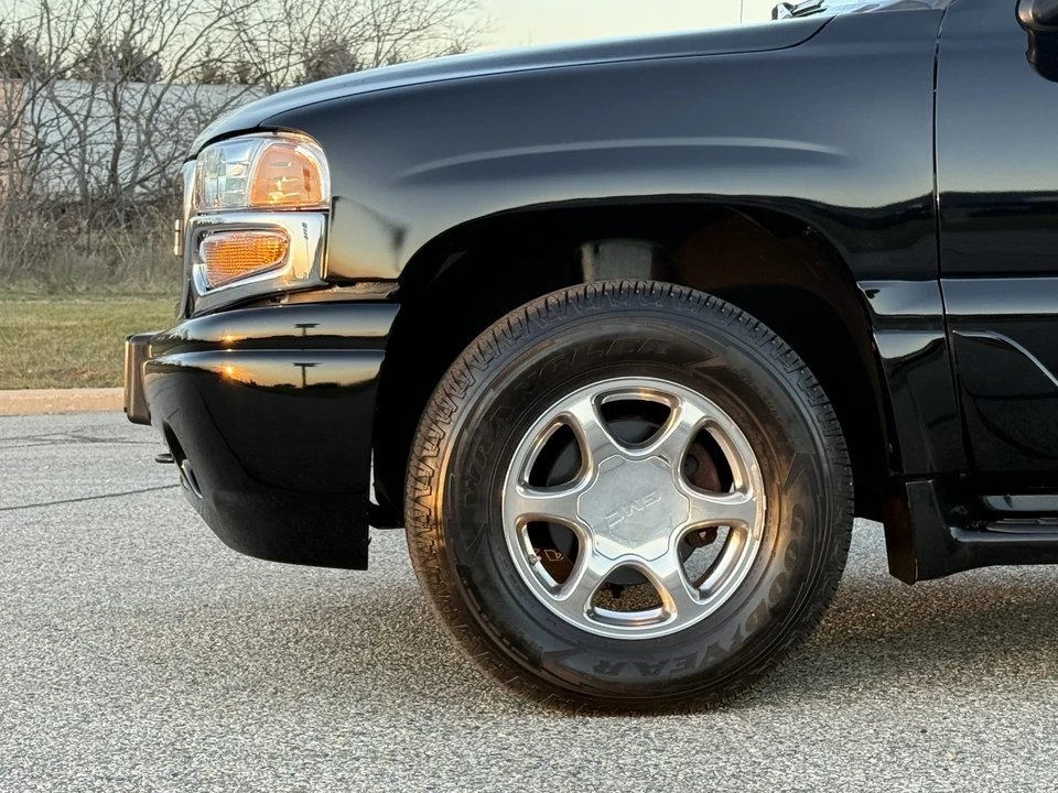 2004 GMC Yukon 2nd Gen - Image 25 of 31