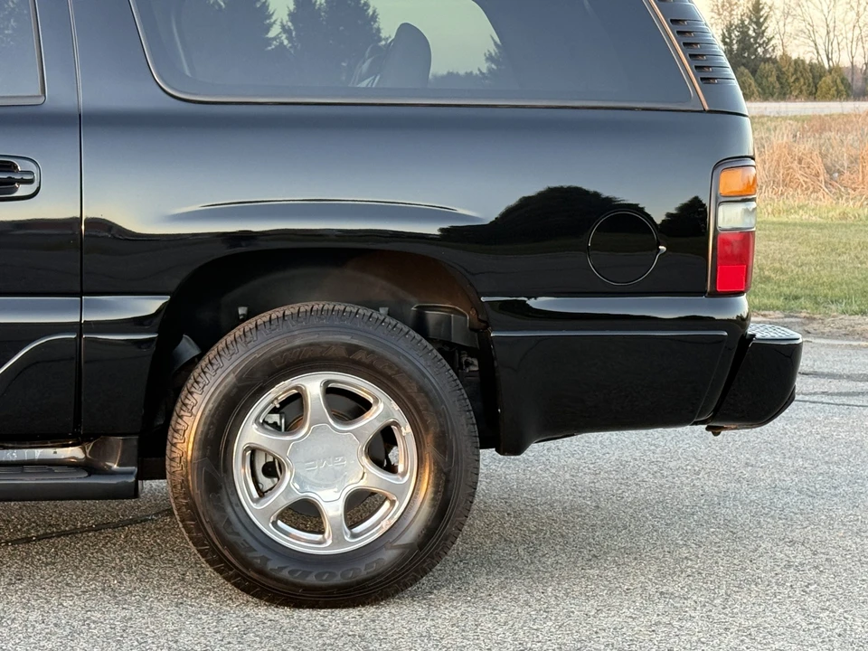 2004 GMC Yukon 2nd Gen - Image 28 of 31