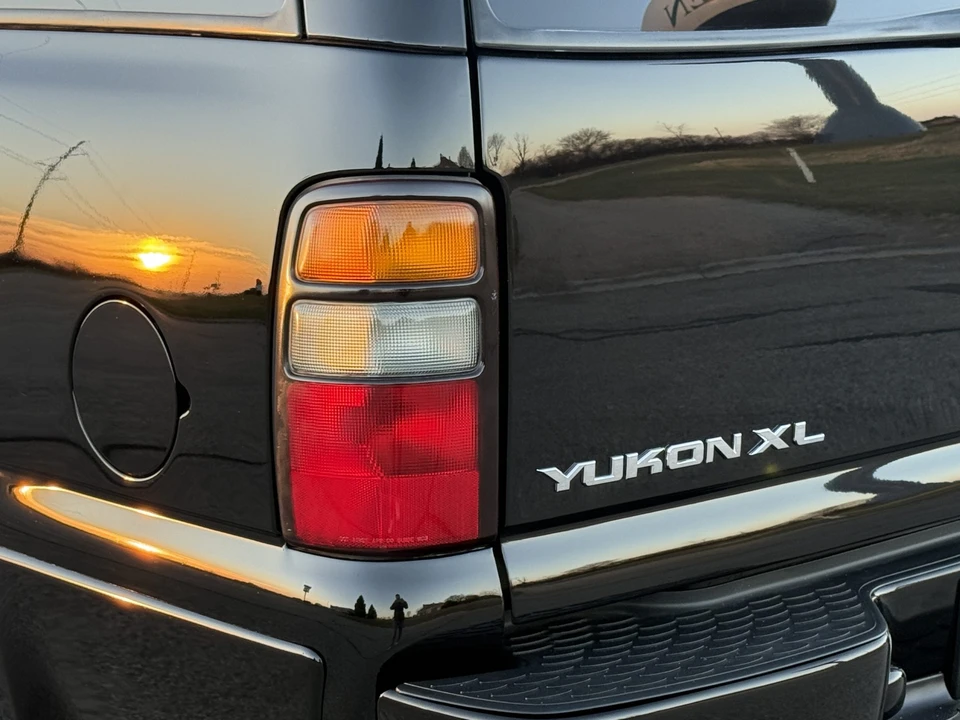 2004 GMC Yukon 2nd Gen - Image 29 of 31