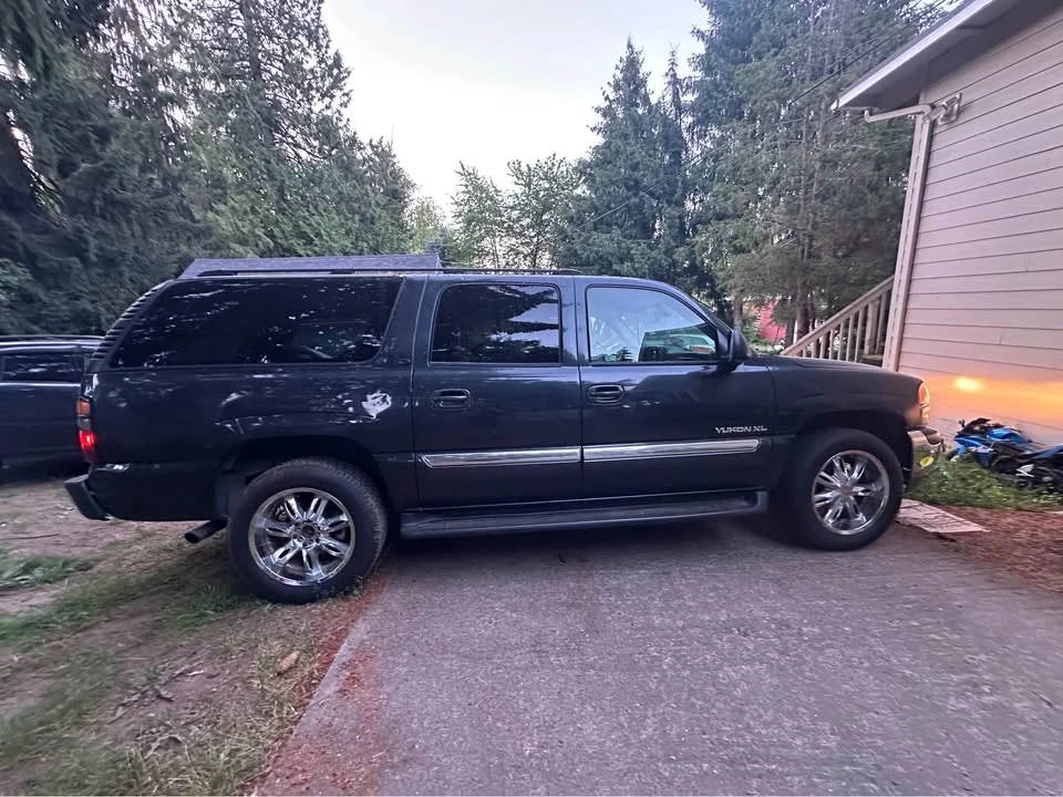 2004 GMC Yukon 2nd Gen - Image 4 of 8