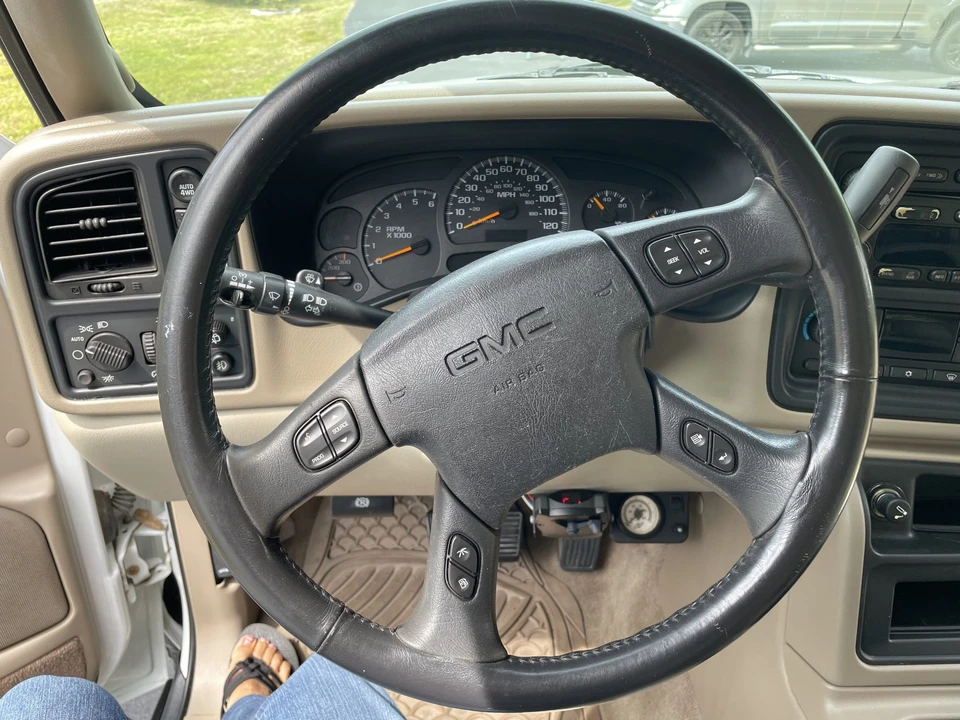 2004 GMC Yukon 2nd Gen - Image 30 of 31