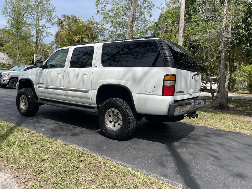 2004 GMC Yukon 2nd Gen - Image 3 of 31