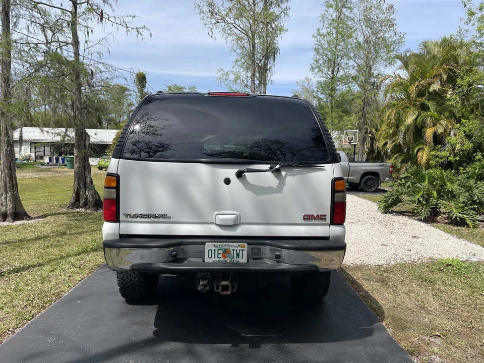 2004 GMC Yukon 2nd Gen - Image 6 of 31