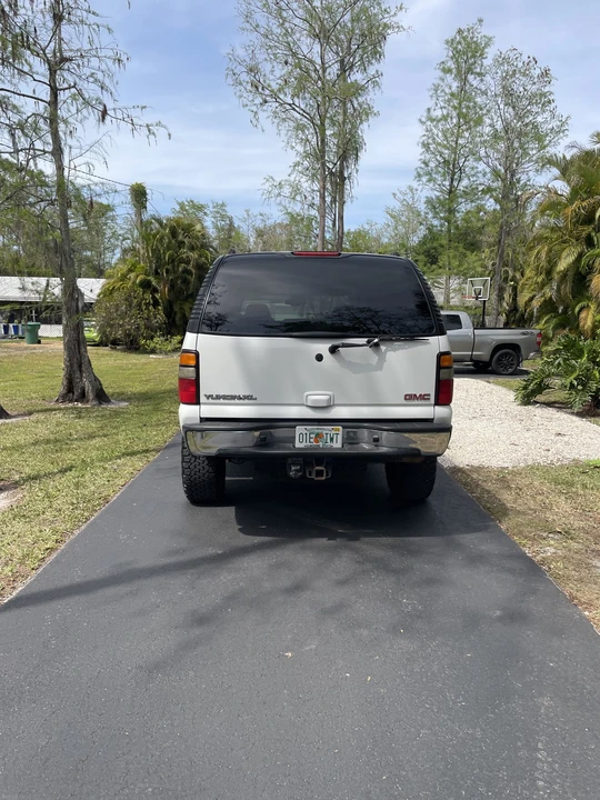 2004 GMC Yukon 2nd Gen - Image 4 of 31