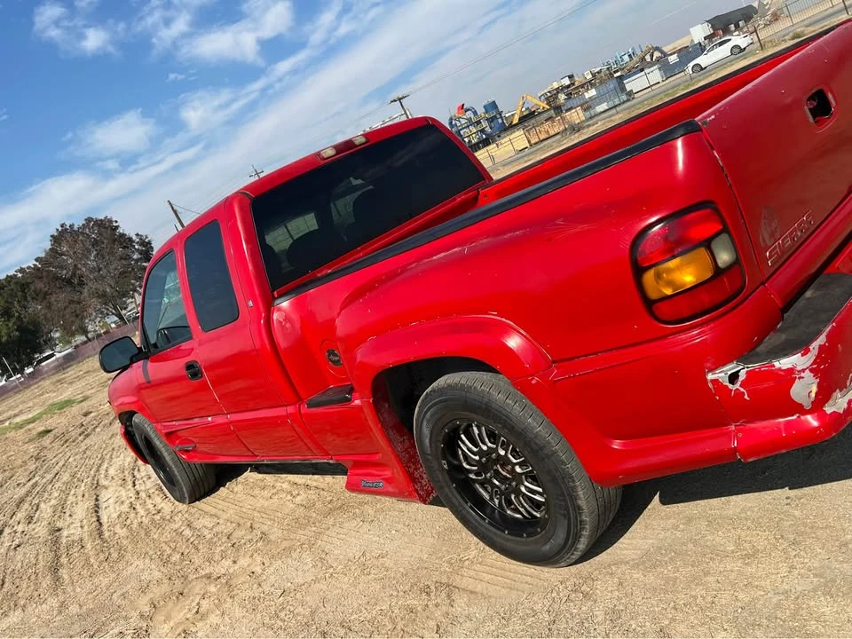 2004 GMC Sierra 1st Gen - Image 4 of 17