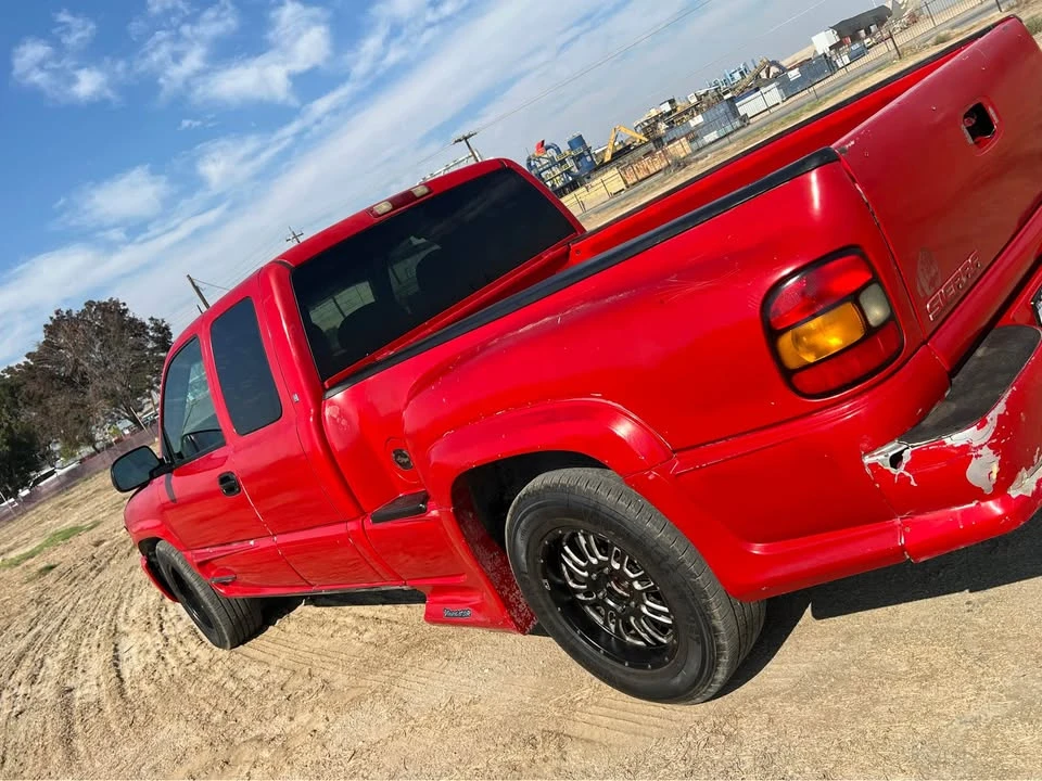 2004 GMC Sierra 1st Gen - Image 3 of 17
