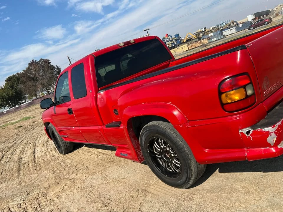 2004 GMC Sierra 1st Gen - Image 5 of 17