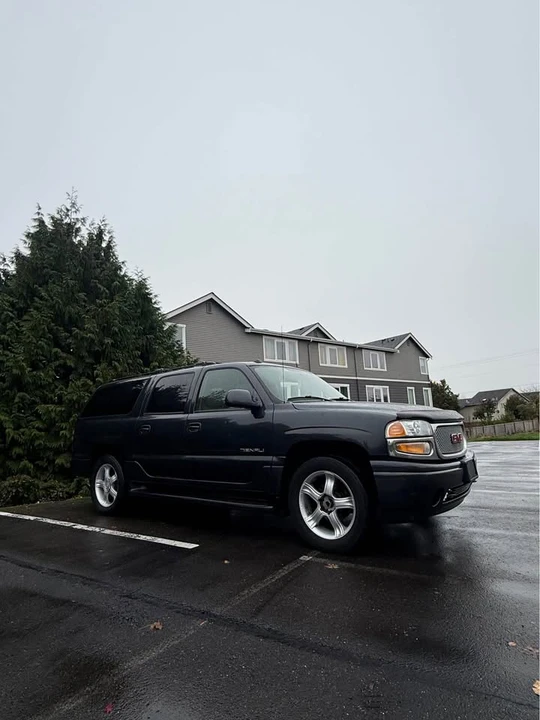 2004 GMC Yukon 2nd Gen - Image 3 of 15