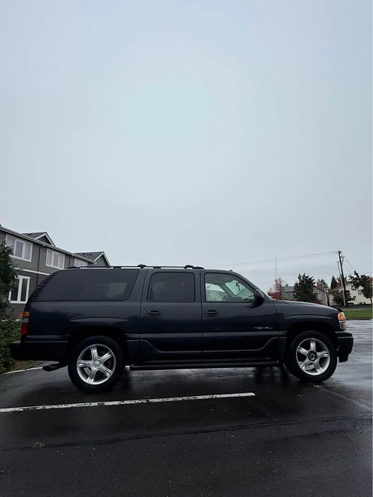 2004 GMC Yukon 2nd Gen - Image 4 of 15