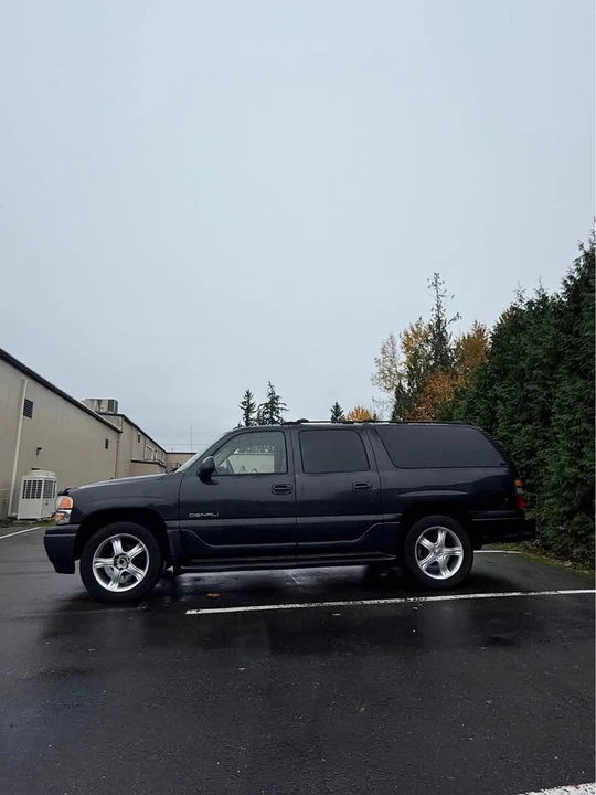 2004 GMC Yukon 2nd Gen - Image 8 of 15