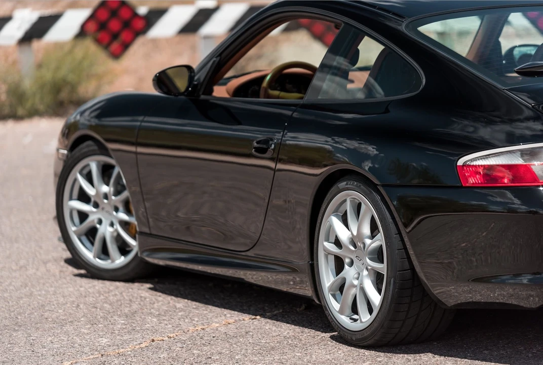 2004 Porsche 996 GT3 - Image 13 of 31