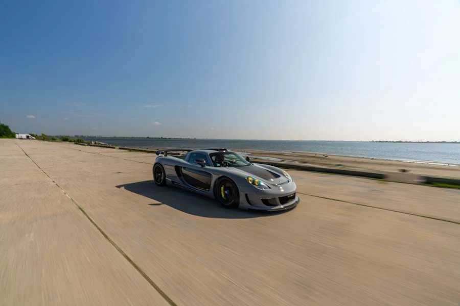 2004 Porsche Carrera GT - Image 6 of 31
