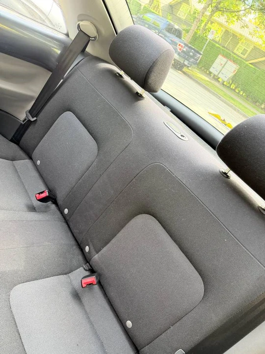 2004 Volkswagen New Beetle - Image 2 of 12