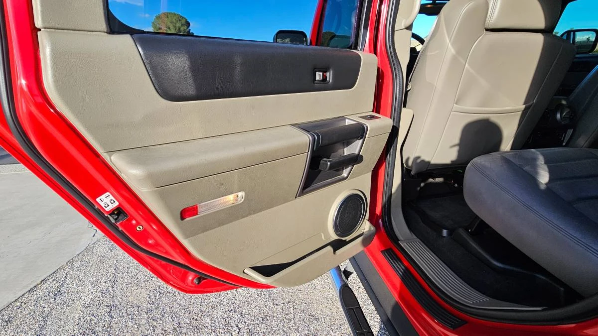 2004 Hummer Hummer H2 - Image 17 of 24