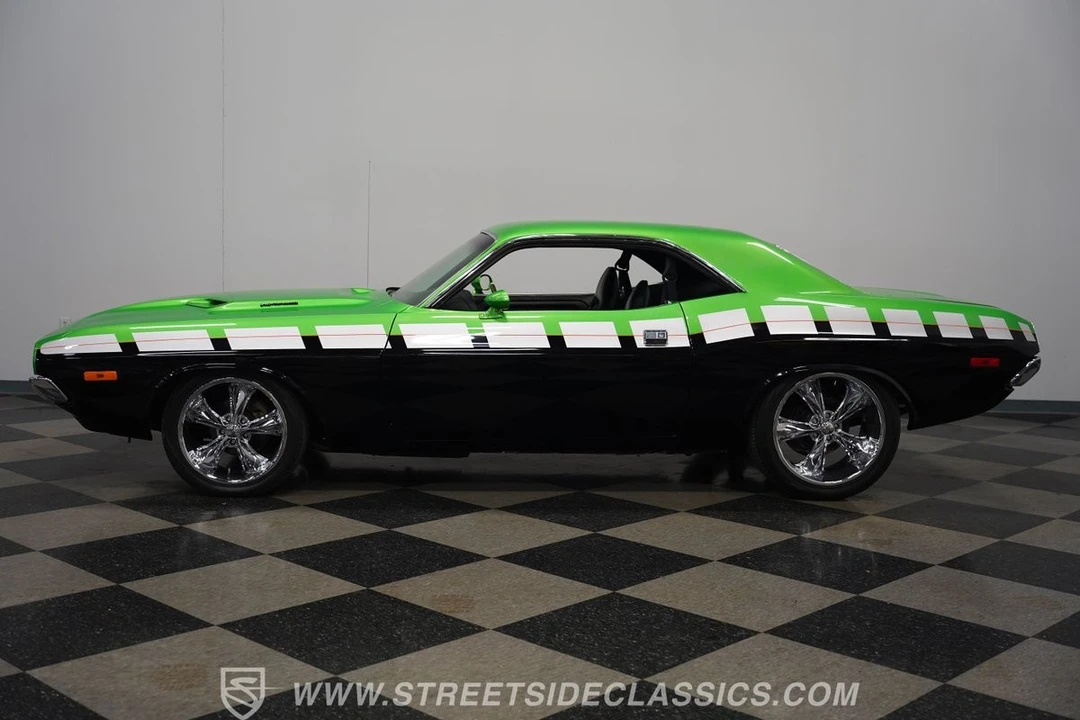 2004 Dodge Challenger - Image 9 of 12