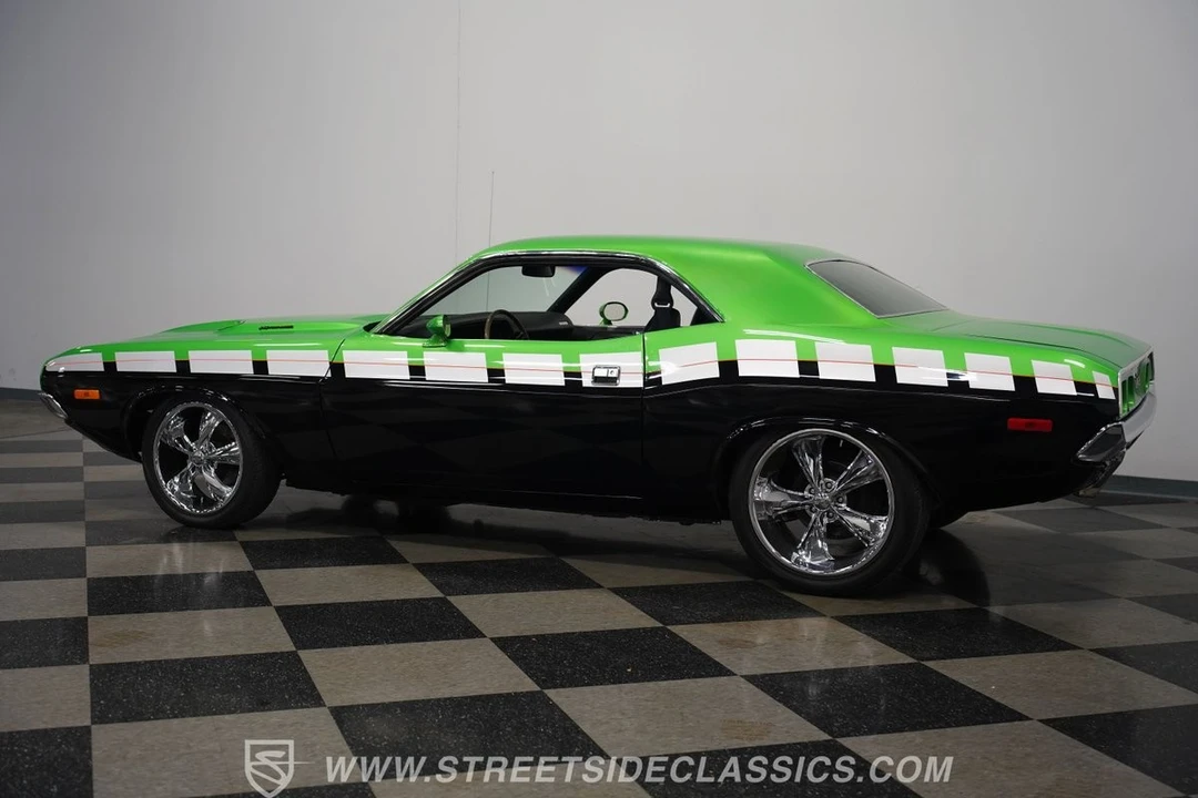 2004 Dodge Challenger - Image 10 of 12