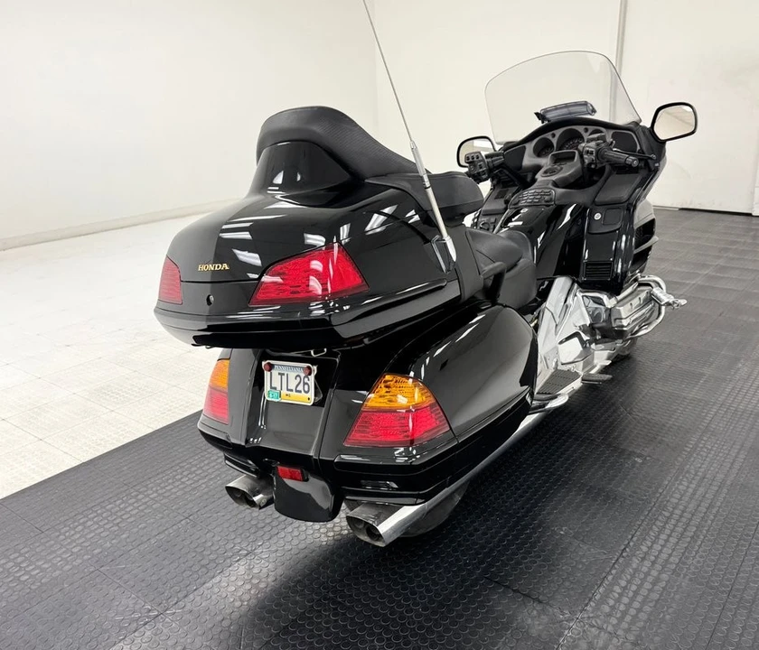 2004 Honda Gold Wing - Image 4 of 12