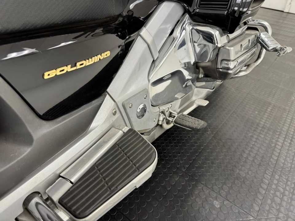 2004 Honda Gold Wing - Image 21 of 21