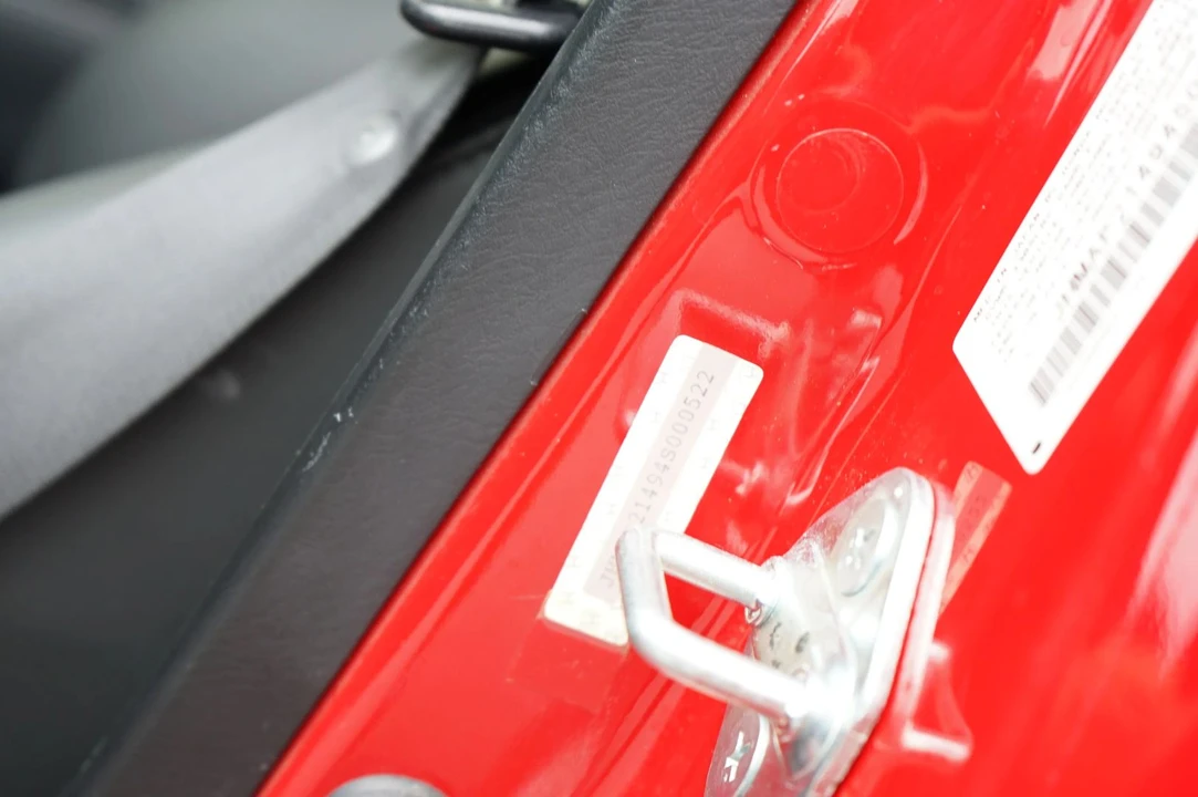 2004 Honda AP2 S2000 - Image 26 of 31