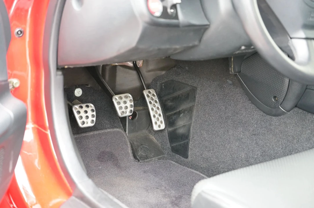 2004 Honda AP2 S2000 - Image 22 of 31