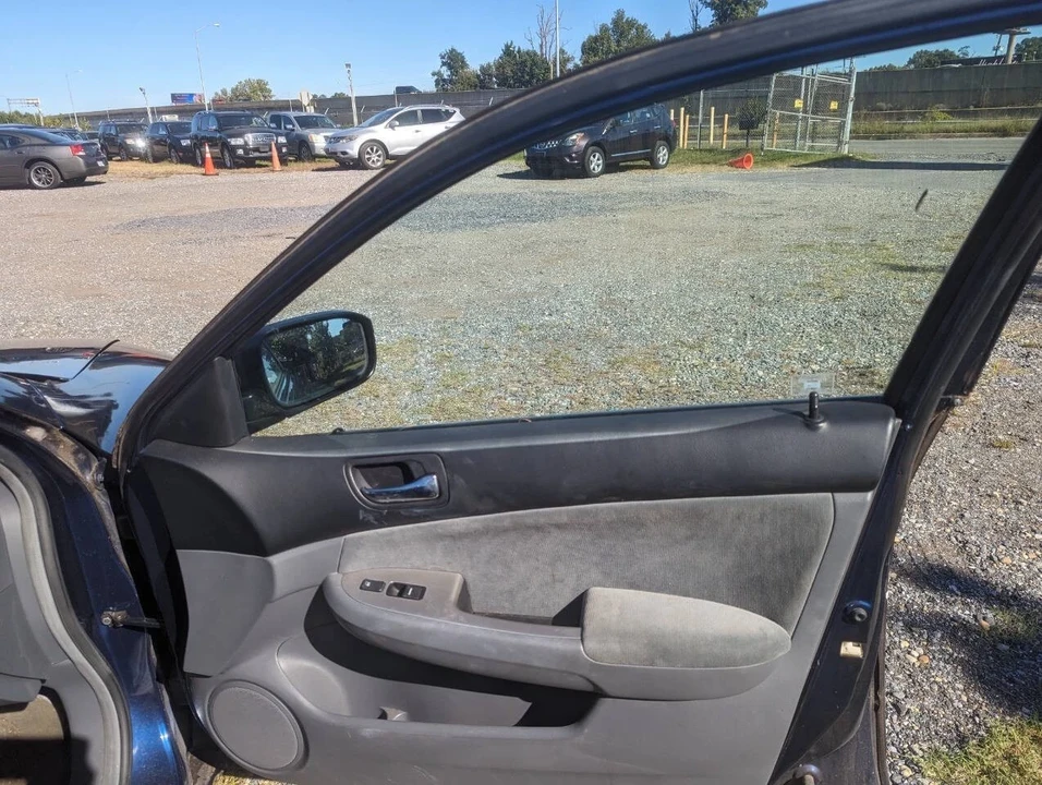 2004 Honda Accord 7th Gen - Image 15 of 21