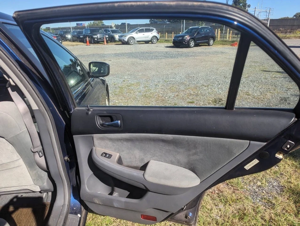 2004 Honda Accord 7th Gen - Image 17 of 21