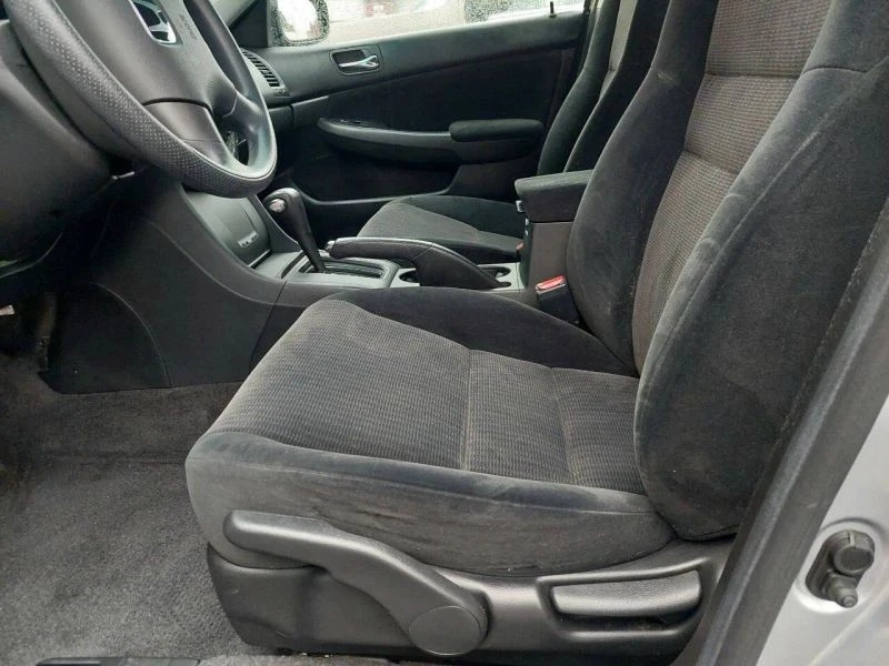 2004 Honda Accord 7th Gen - Image 5 of 12