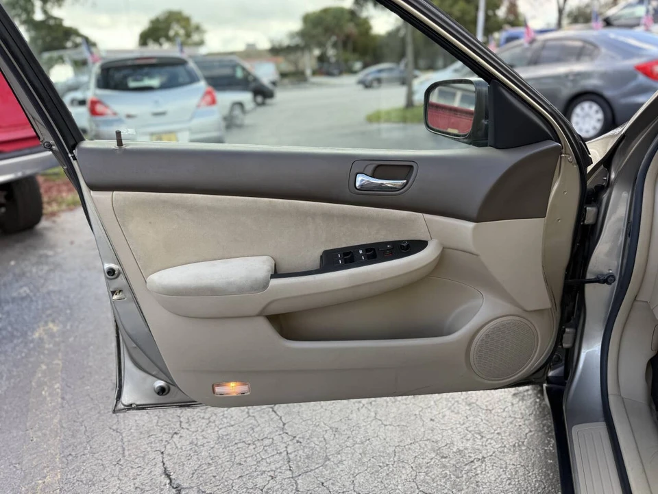 2004 Honda Accord 7th Gen - Image 13 of 21