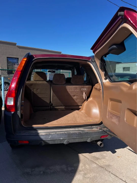 2004 Honda CR-V 2nd Gen - Image 4 of 6
