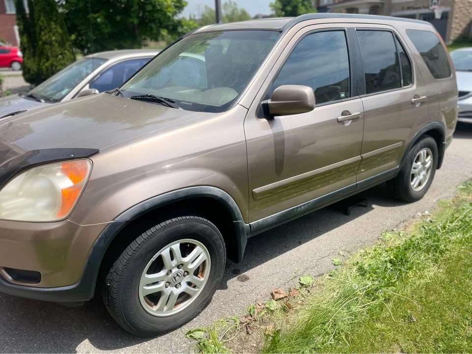 2004 Honda CR-V 2nd Gen - Image 3 of 16