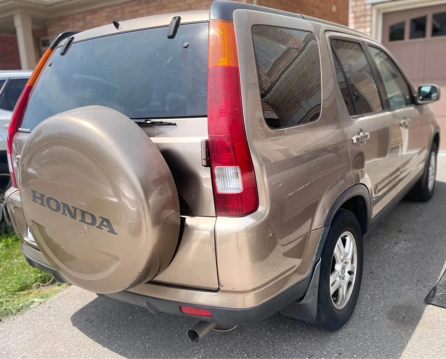 2004 Honda CR-V 2nd Gen - Image 10 of 16