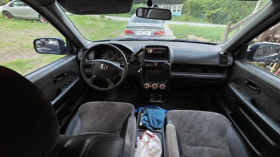 2004 Honda CR-V 2nd Gen - Image 6 of 8