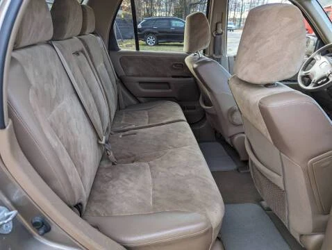 2004 Honda CR-V 2nd Gen - Image 11 of 17