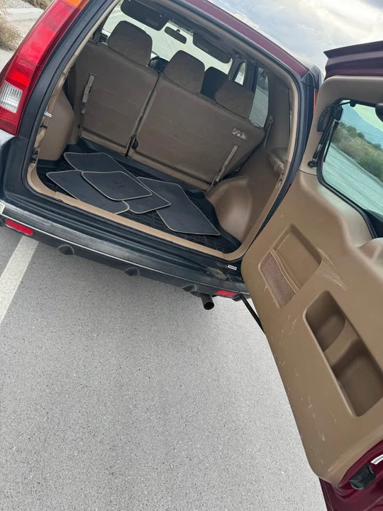 2004 Honda CR-V 2nd Gen - Image 8 of 8