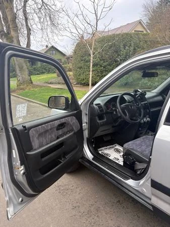 2004 Honda CR-V 2nd Gen - Image 8 of 11