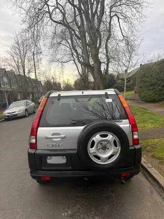 2004 Honda CR-V 2nd Gen - Image 3 of 11