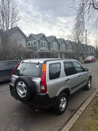 2004 Honda CR-V 2nd Gen - Image 2 of 11