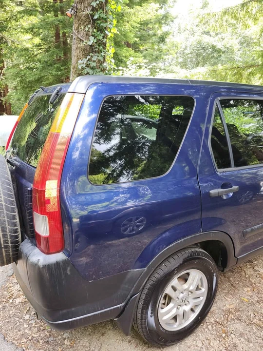 2004 Honda CR-V 2nd Gen - Image 2 of 17