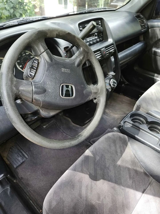 2004 Honda CR-V 2nd Gen - Image 11 of 17