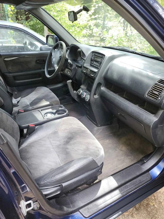 2004 Honda CR-V 2nd Gen - Image 6 of 17