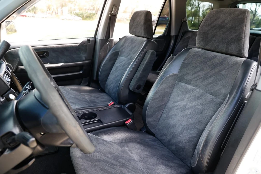 2004 Honda CR-V 2nd Gen - Image 6 of 12