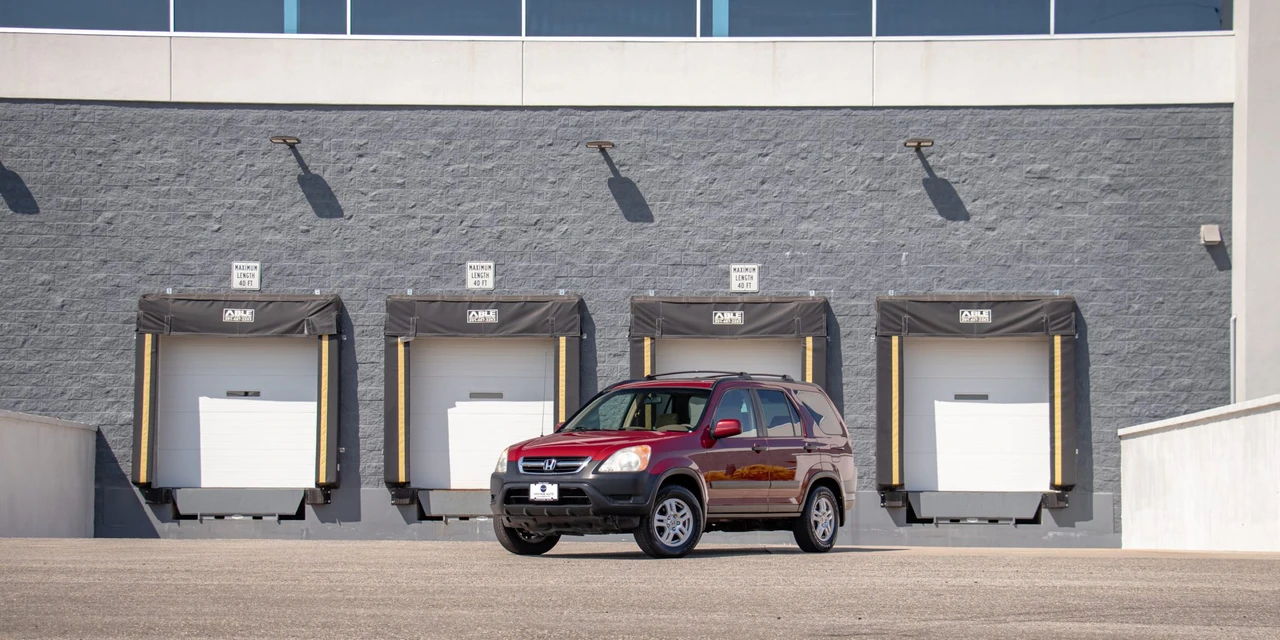 2004 Honda CR-V 2nd Gen - Image 3 of 31