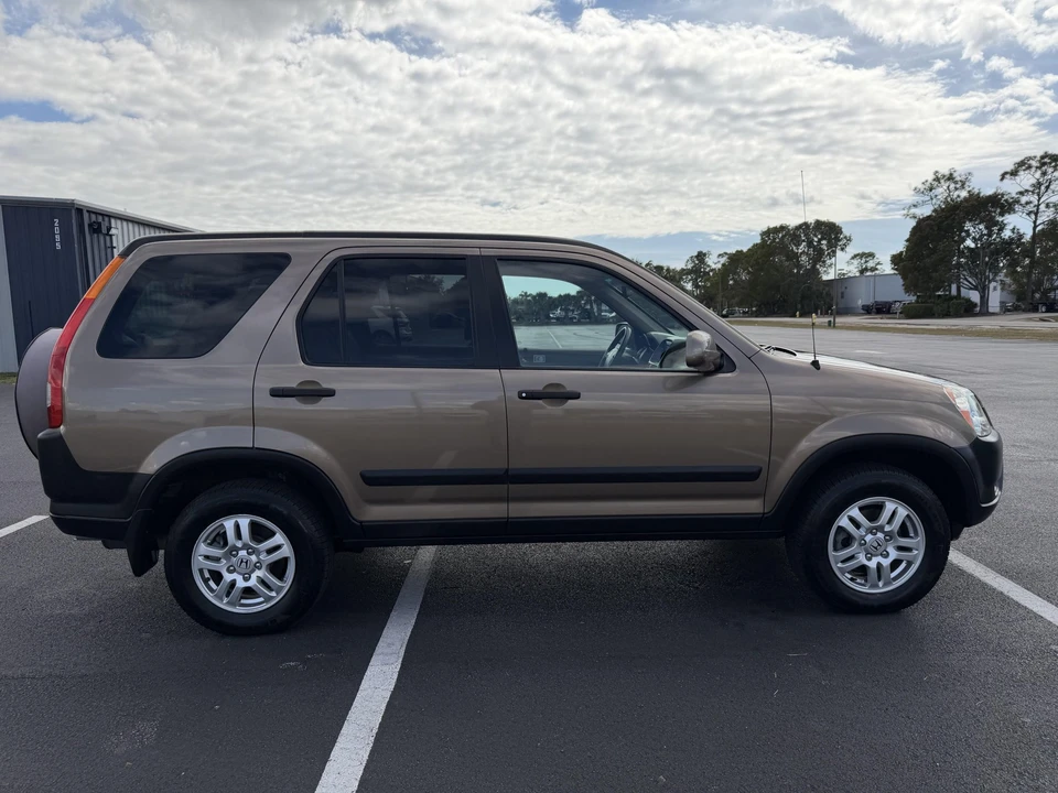 2004 Honda CR-V 2nd Gen - Image 9 of 31