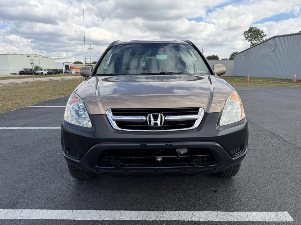 2004 Honda CR-V 2nd Gen - Image 2 of 31