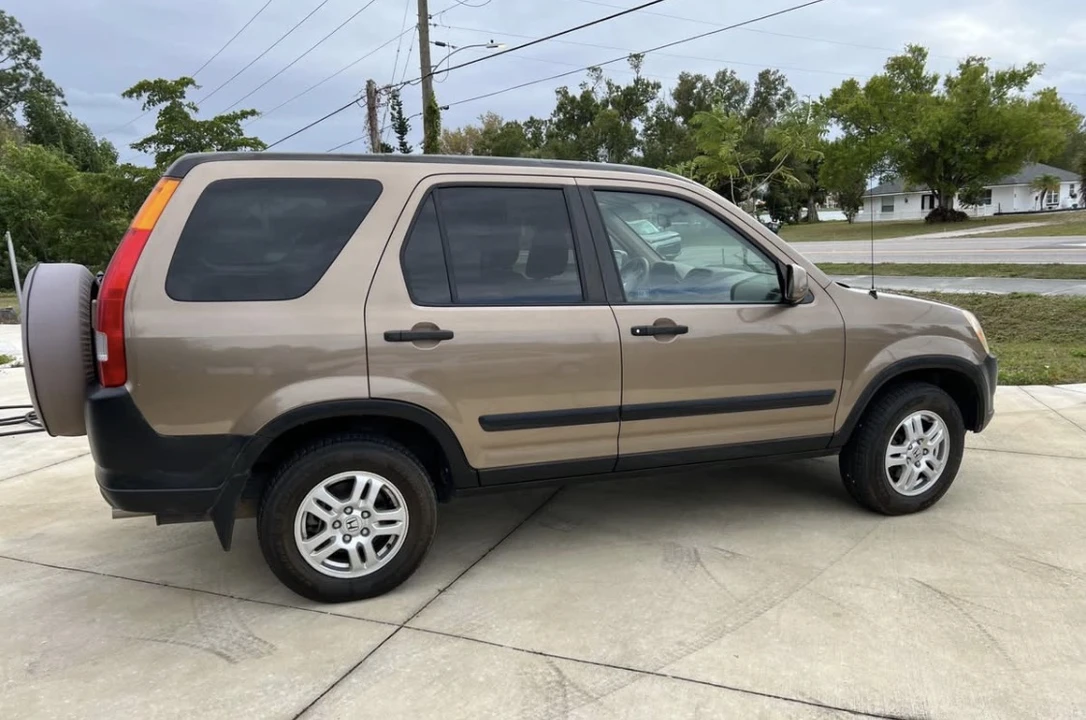 2004 Honda CR-V 2nd Gen - Image 14 of 31