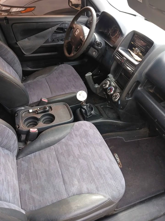 2004 Honda CR-V 2nd Gen - Image 5 of 11